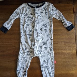 EUC Magnetic Me Coverall Sleep
